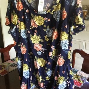 NAVY FLORAL TORRID BLOUSE NWT NEW